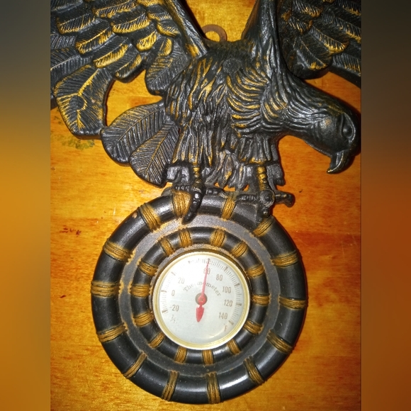 Vintage Hard Plastic Eagle Thermometer. Really Nice Condition. - Picture 2 of 8